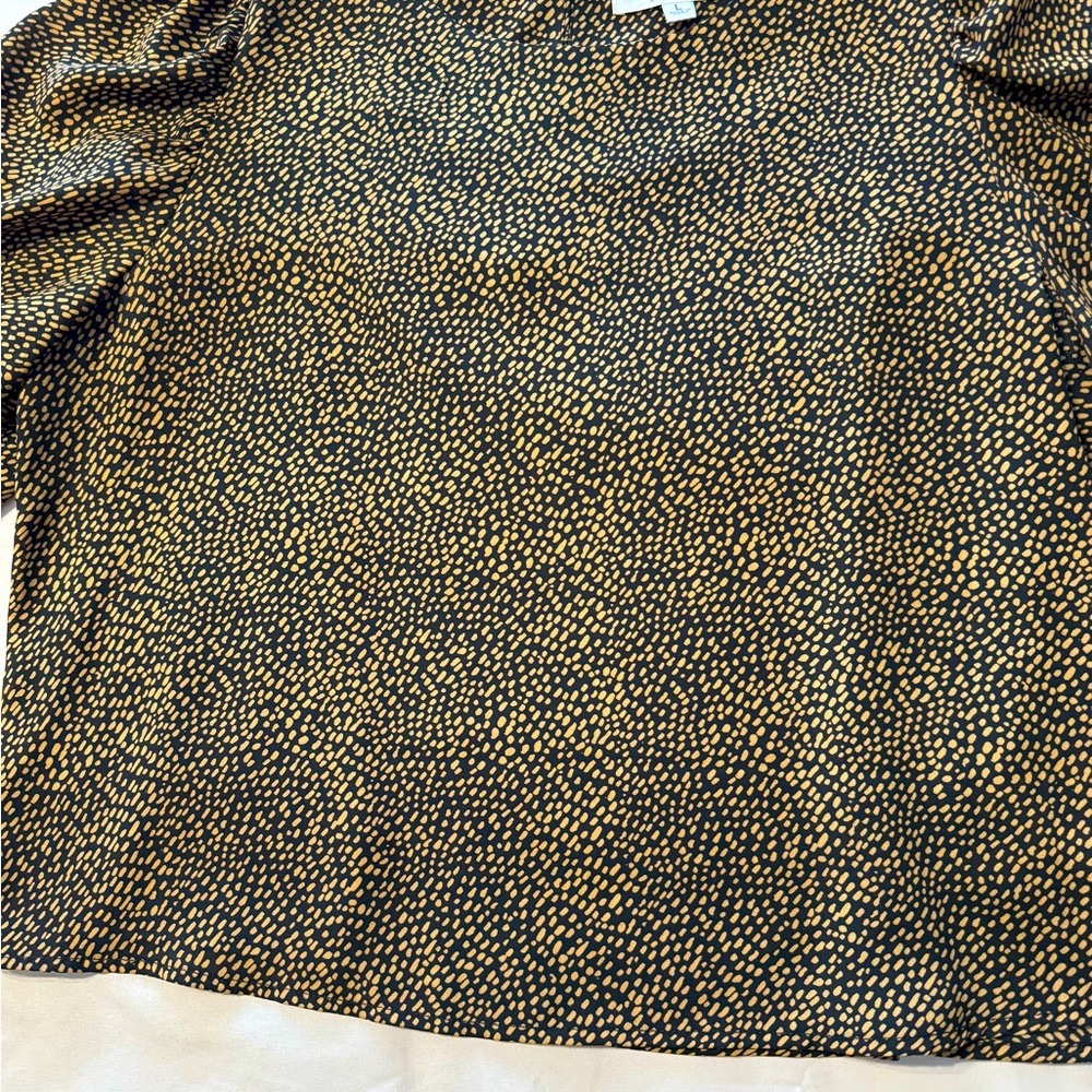 BB Dakota Steve Madden puff sleeve Rayon like blouse, cropped design, size Large